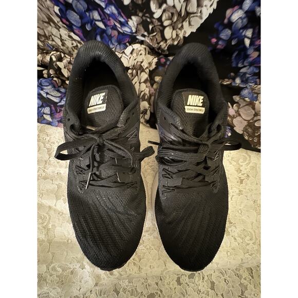 Size 8 - Nike Air Zoom Structure 22 Black Gridiron Running Shoes - Picture 2 of 8